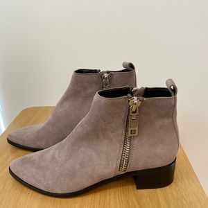 Gorgeous! Never worn Dolce Vita grey, suede booties with silver zips.